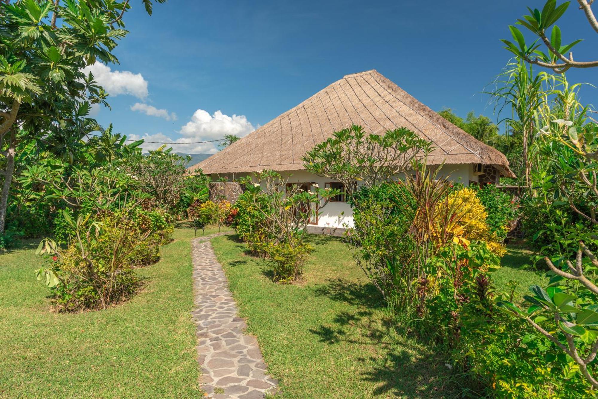 Absolute Beach Front Villa Umeanyar Buitenkant foto
