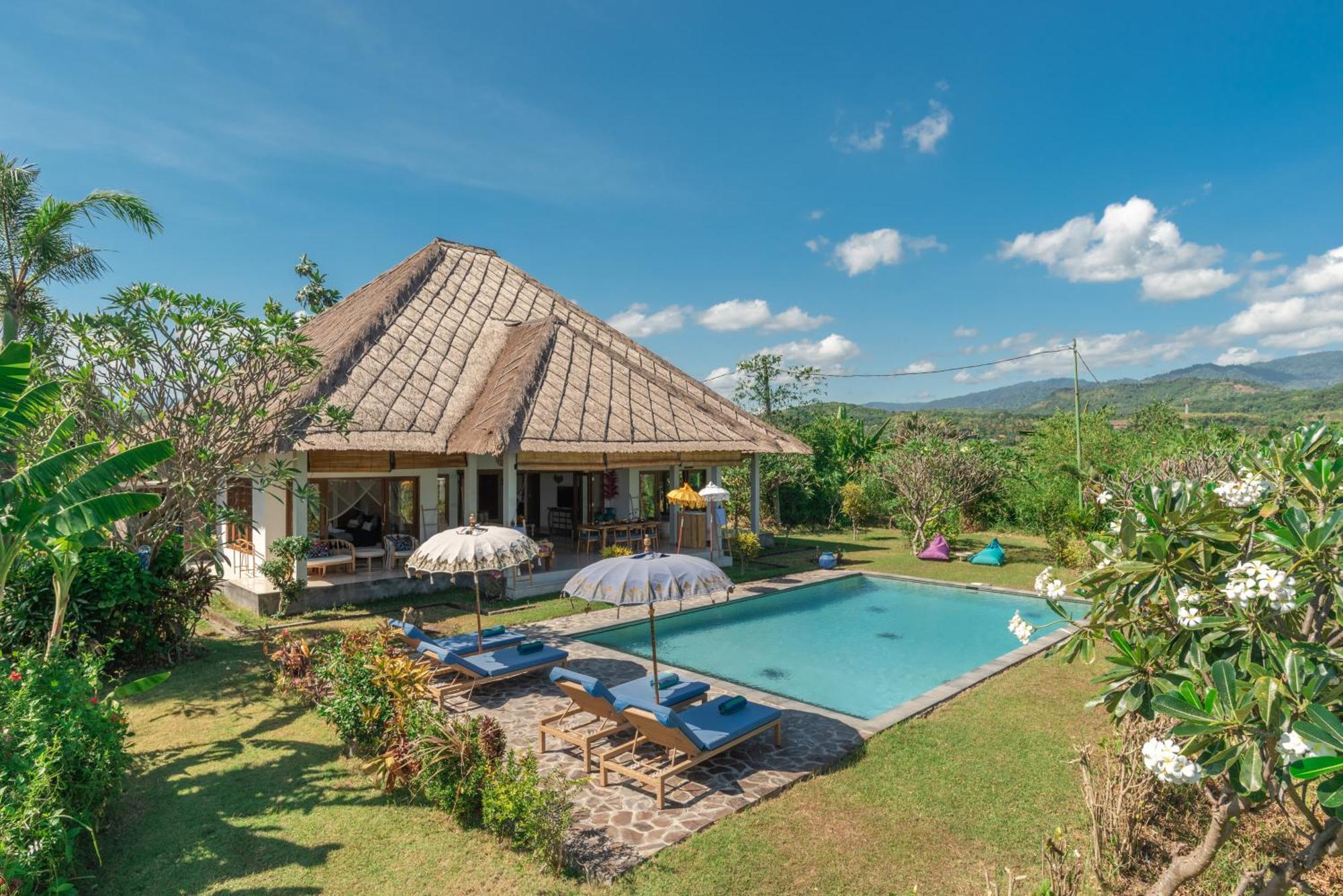 Absolute Beach Front Villa Umeanyar Buitenkant foto