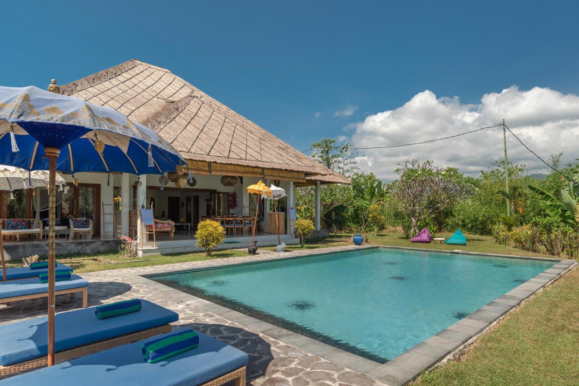 Absolute Beach Front Villa Umeanyar Buitenkant foto