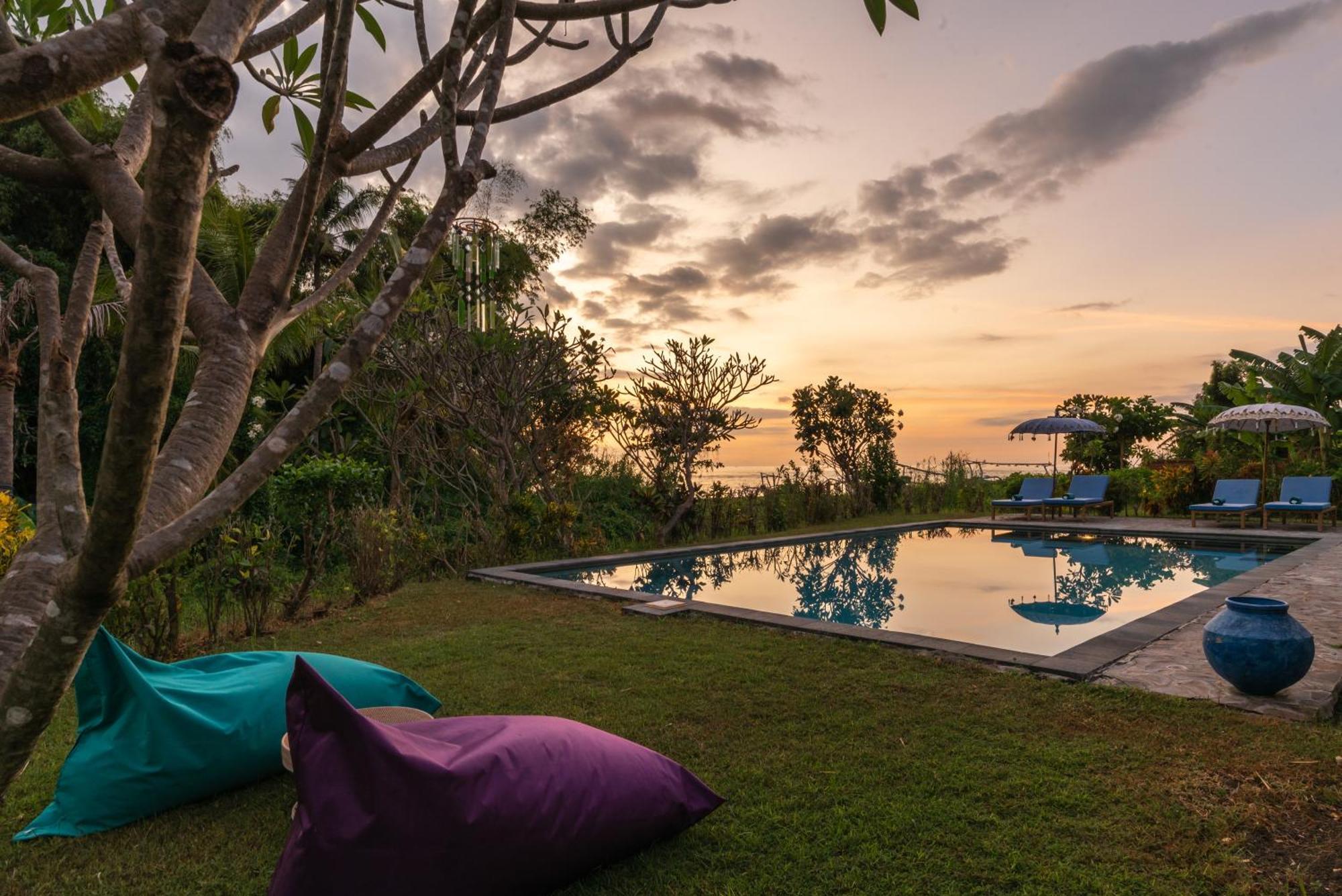 Absolute Beach Front Villa Umeanyar Buitenkant foto