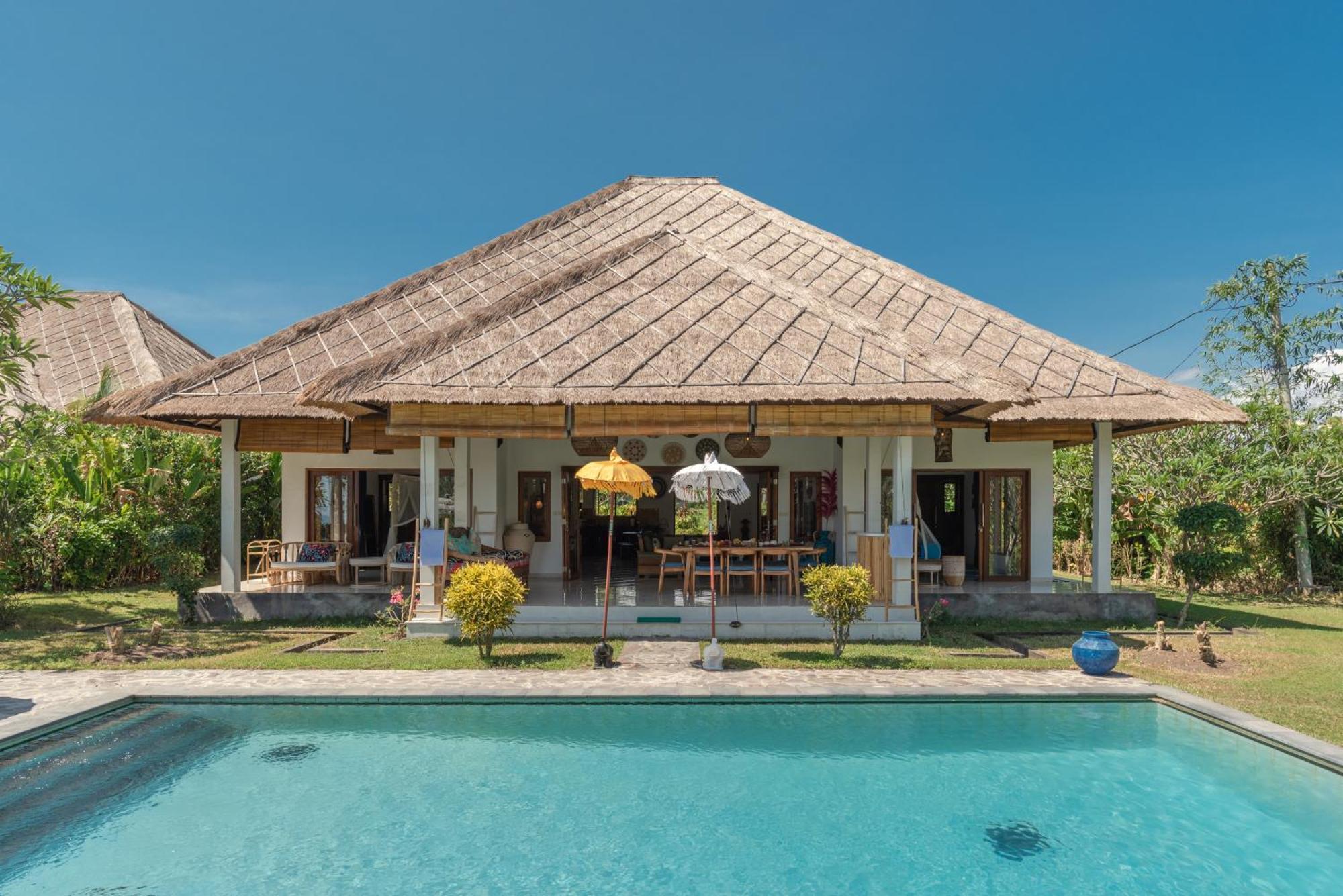 Absolute Beach Front Villa Umeanyar Buitenkant foto
